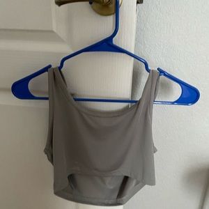 gray tank top